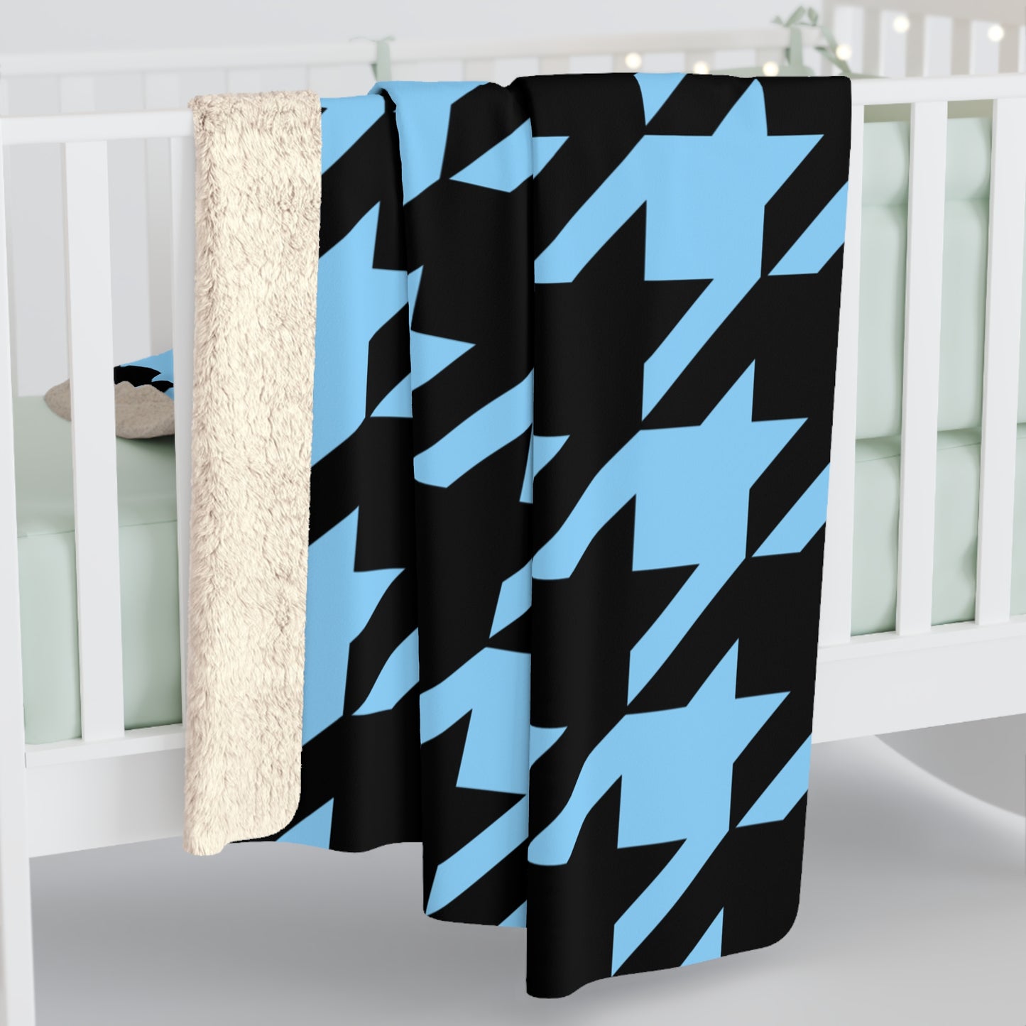 Light Blue, Black Retro Houndstooth Blanket Throw