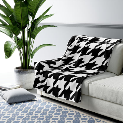 Black, White Retro Houndstooth Blanket Throw