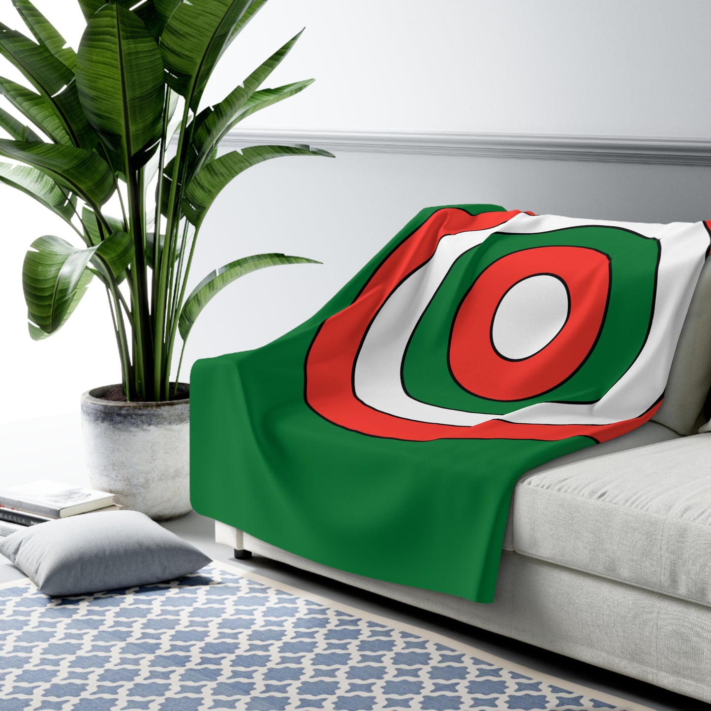 Madagascar Retro Target Blanket Throw