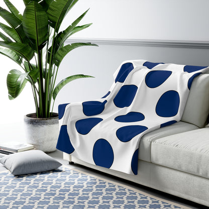 Finland Retro Polka Dots Blanket Throw