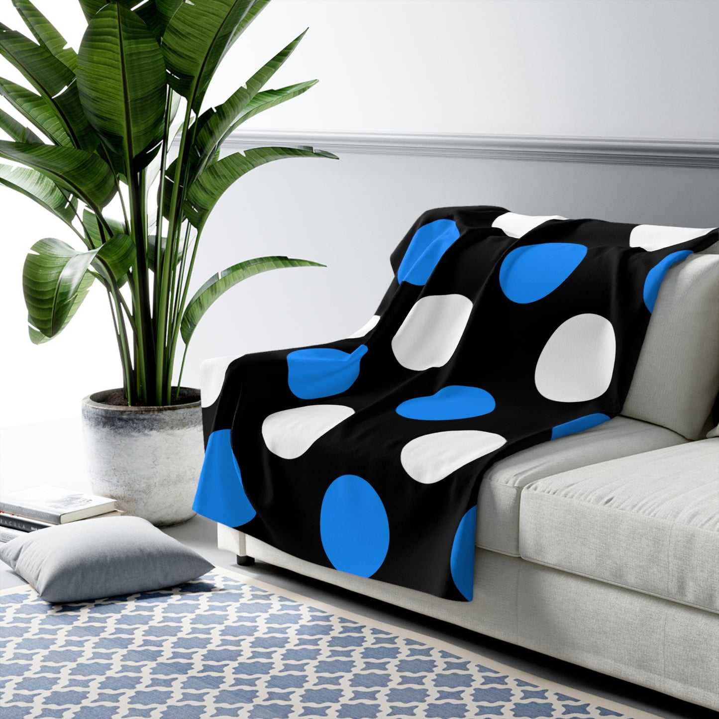 Estonia Retro Polka Dots Blanket Throw