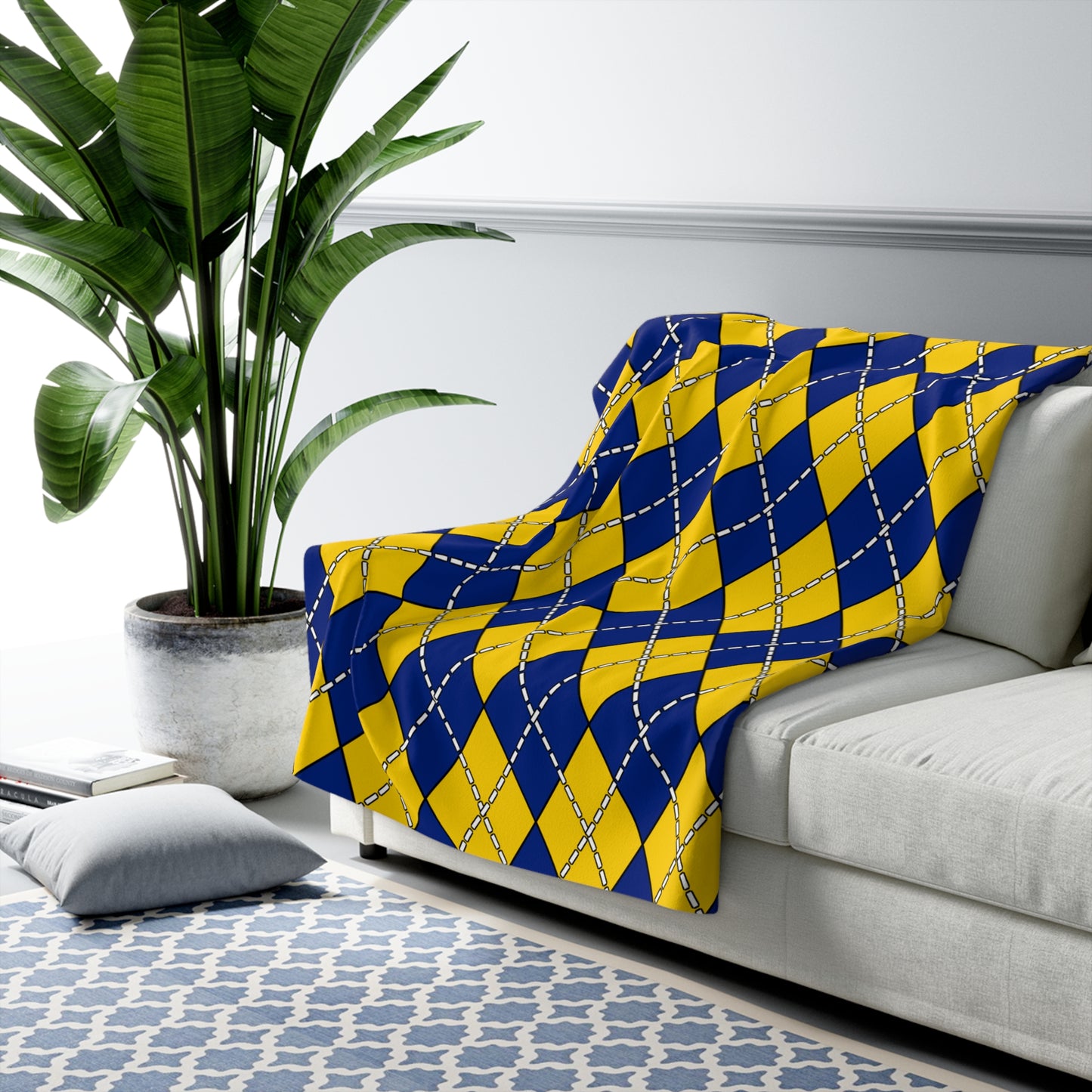 Tokelau Retro Argyle Blanket Throw